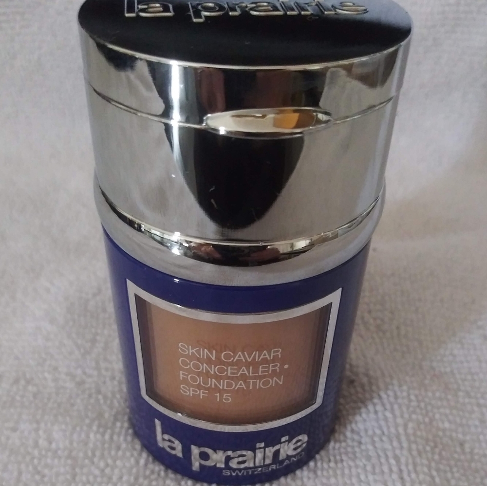 La Prairie skin caviar concealer foundation